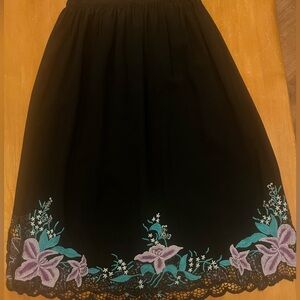 Vintage Y2K Phoenix Black Embroidered Fliral Skirt -Size small